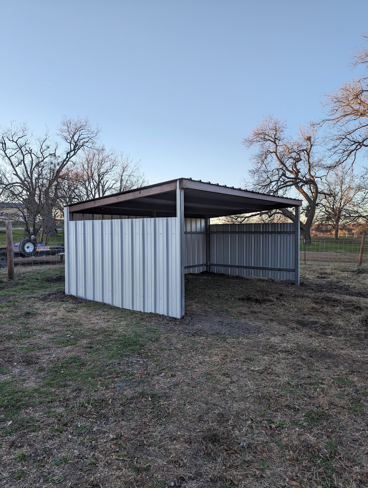 Steel run-in shelter built by Texas Pride